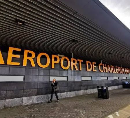 Station 64 B1 Charleroi-Airport Villa Exterior photo